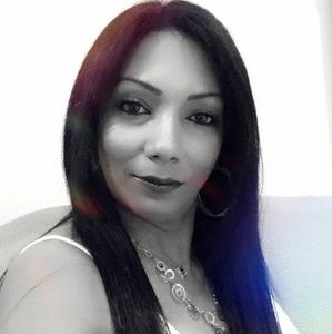 Meet your Posher, Emi